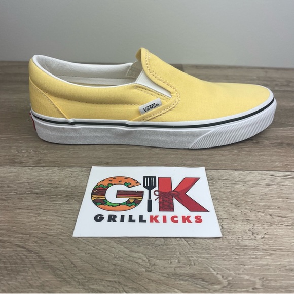 VANS CLASSIC SLIP-ON VN0A4U38WL6 GOLDEN HAZE TRUE WHITE UNISEX MEN WOMEN SHOES - Picture 1 of 5